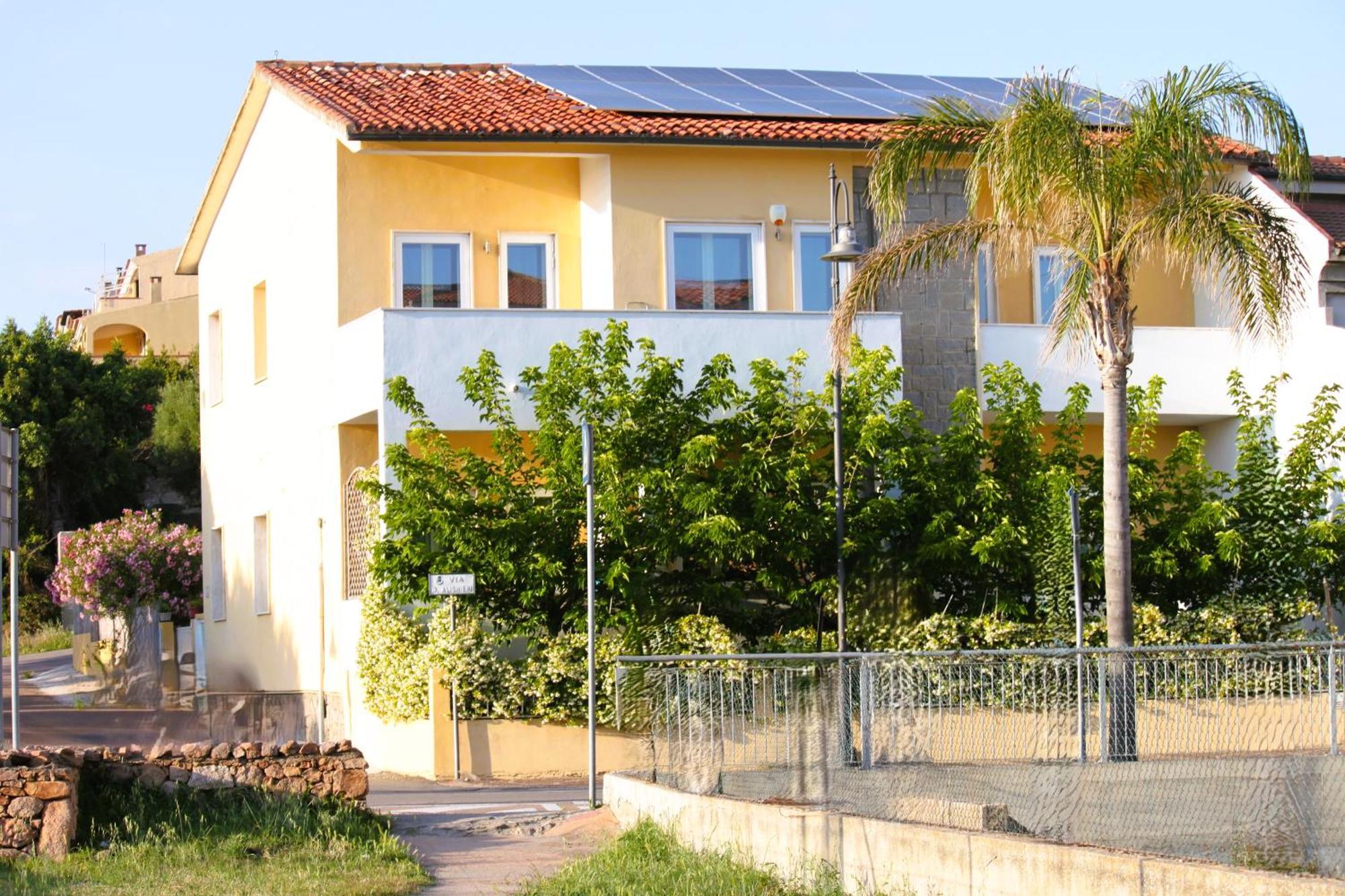 La Smeralda - Boutique Rooms And Breakfast Golfo Aranci Exterior foto